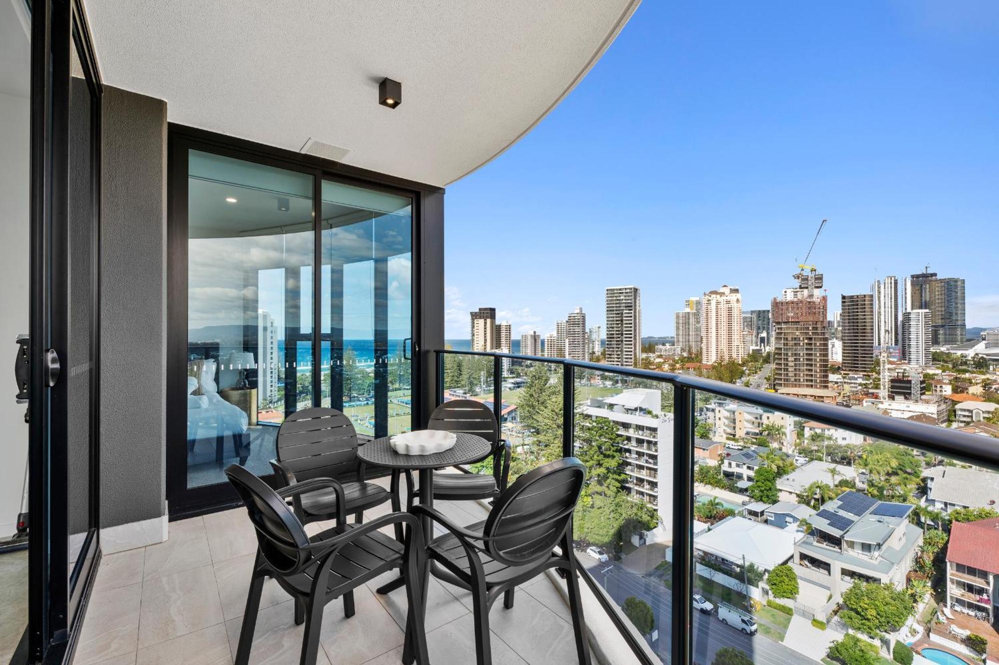 Modern 2 Bedroom Unit At The Gallery Residences In Broadbeach - Q Stay Gold Coast Room photo